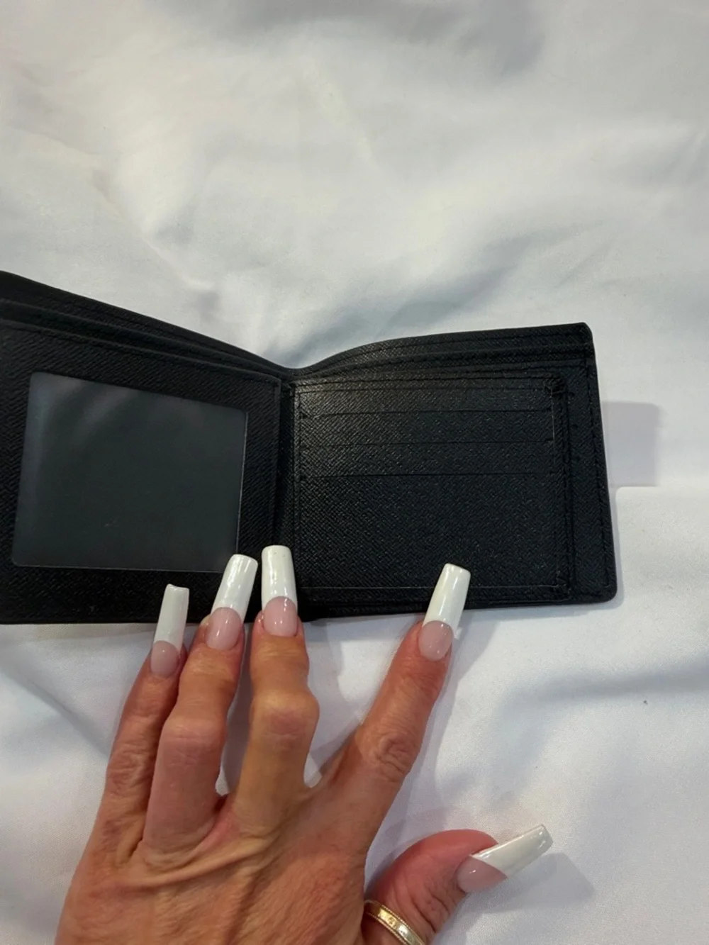 Black Men's‎ Embossed Leather Bi-Fold Wallet